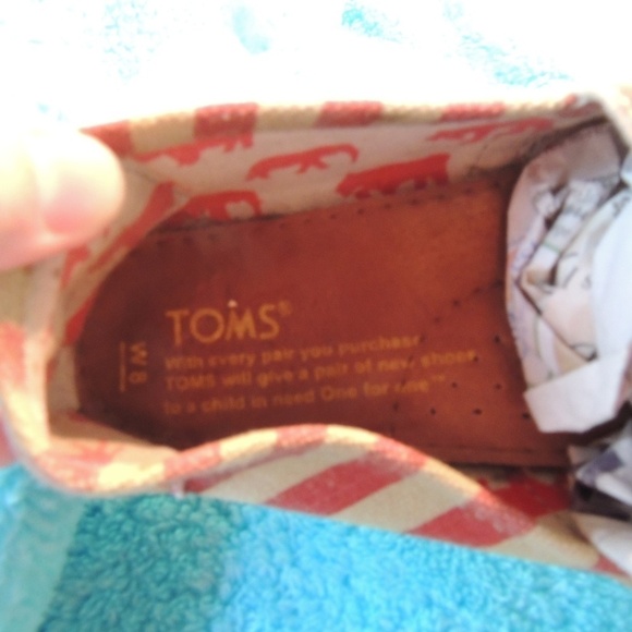 Toms striped red and tan canvas sz 6.5 slip on - Picture 6 of 7